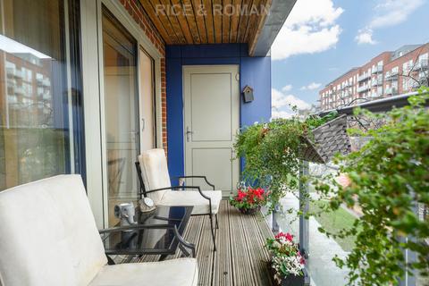 2 bedroom retirement property for sale, New Zealand Avenue, Walton On Thames KT12