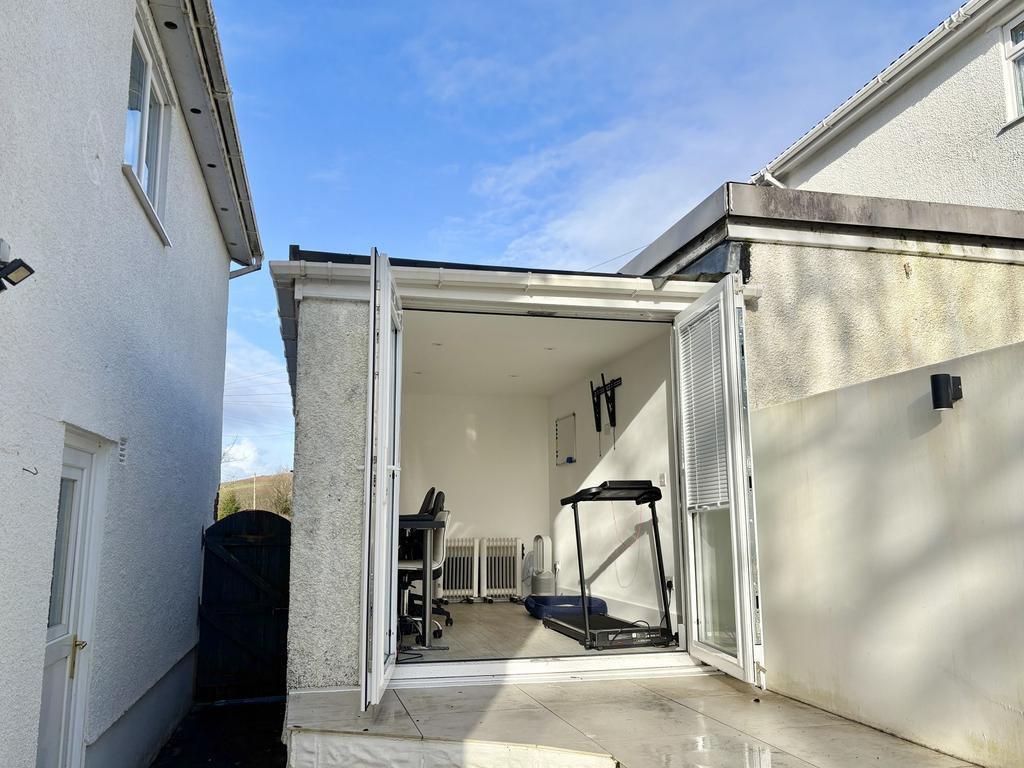 Garage/Office