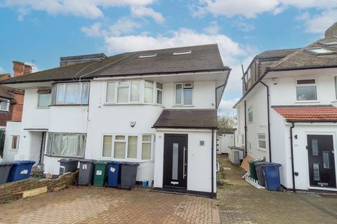 5 bedroom detached house to rent, St. Margarets Road, Edgware, HA8