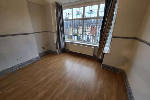3 bedroom terraced house to rent, Luton LU1