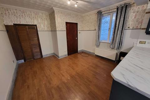 3 bedroom terraced house to rent, Luton LU1