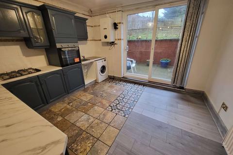 undefined, Luton LU1
