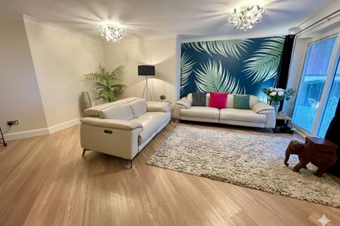 undefined, Queens Court, Knights Field, Luton, Bedfordshire, LU2 7LN