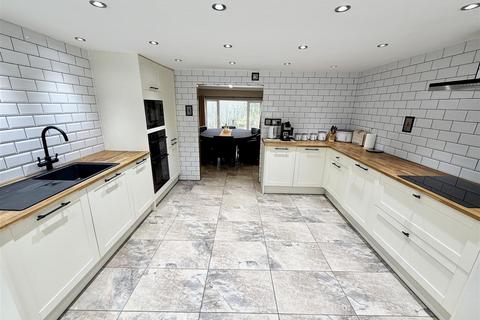 3 bedroom detached house for sale, Pickwood Lane, Norland,