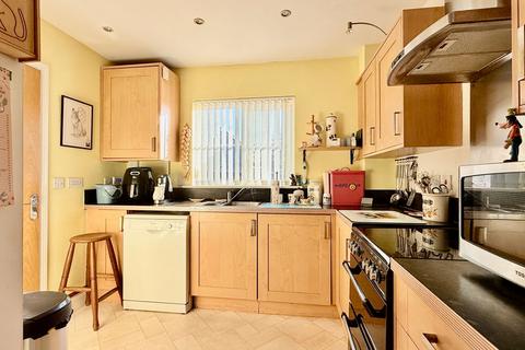 4 bedroom semi-detached house for sale, Willand Moor Road, Cullompton EX15