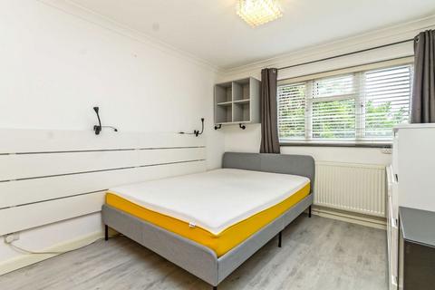 2 bedroom flat to rent, Alexandria Road, London W13