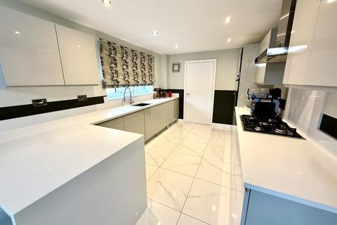 5 bedroom detached house for sale, Aspen Gardens, Hartside View