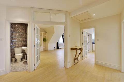 2 bedroom penthouse to rent, Heath Drive, Hampstead, London NW3