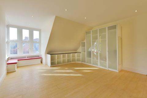 2 bedroom penthouse to rent, Heath Drive, Hampstead, London NW3