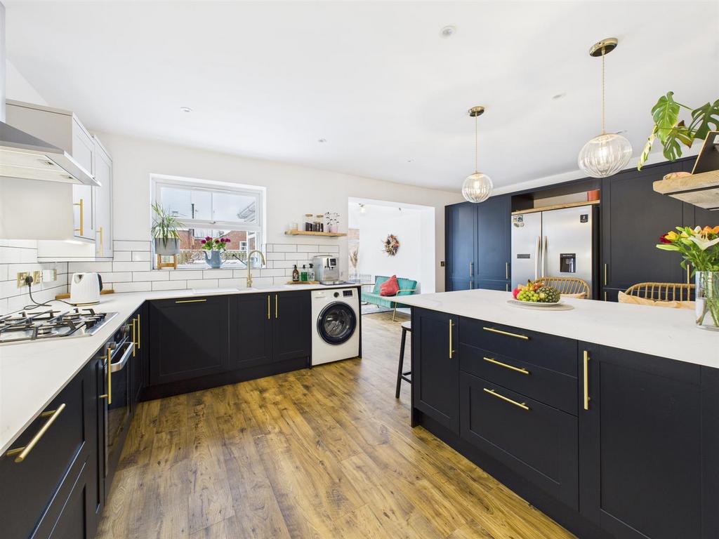 Open plan kitchen/diner: