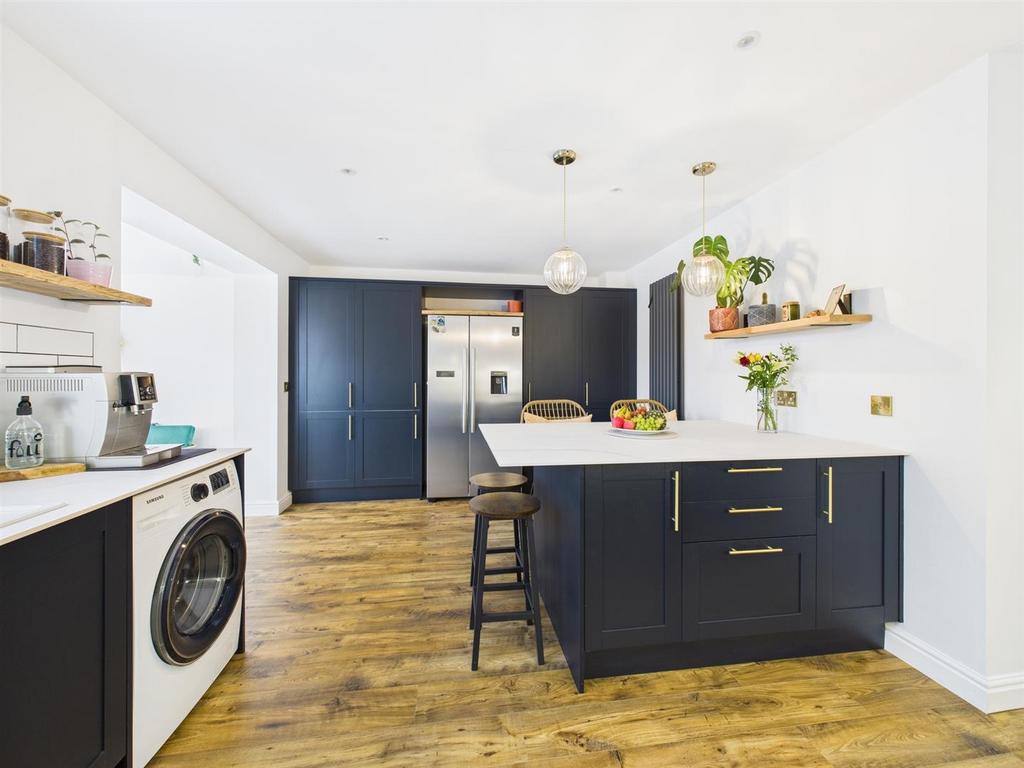 Open plan kitchen/diner: