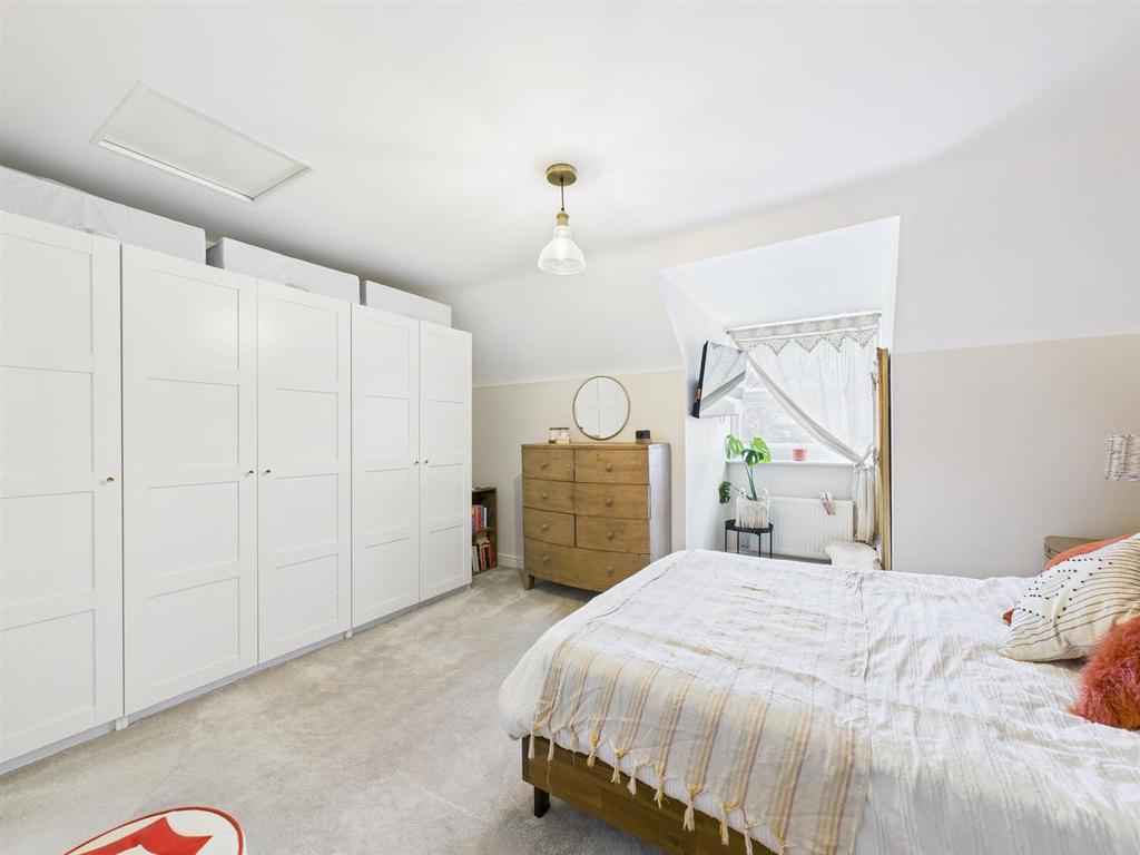 Bedroom: