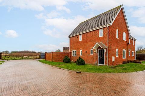 3 bedroom semi-detached house for sale, Pickwick Drive, Blundeston