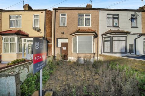 3 bedroom end of terrace house for sale, Saxon Road, Ilford IG1