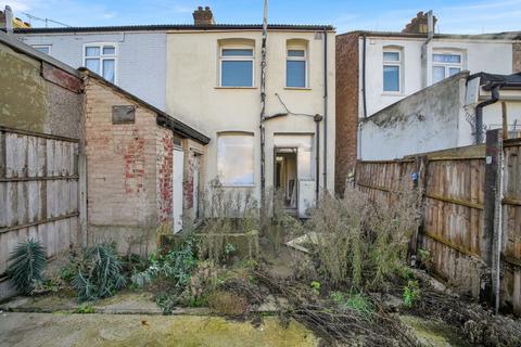 3 bedroom end of terrace house for sale, Saxon Road, Ilford IG1