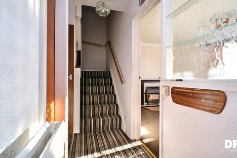 3 bedroom semi-detached house for sale, Harthill Rise, Gildersome, Leeds