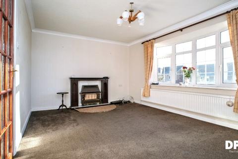 3 bedroom semi-detached house for sale, Harthill Rise, Gildersome, Leeds