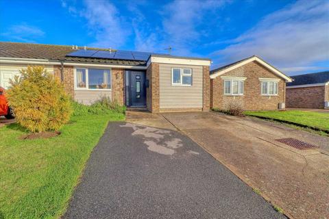 3 bedroom bungalow for sale, frinton on sea CO13