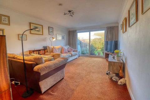 3 bedroom bungalow for sale, frinton on sea CO13