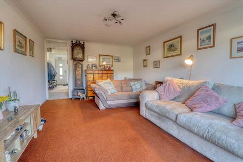 3 bedroom bungalow for sale, frinton on sea CO13