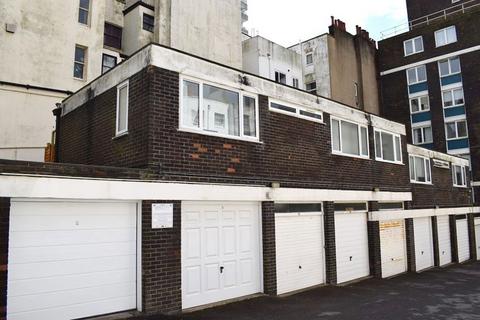 2 bedroom flat to rent - Cavendish House, 138 Kings Road, Brighton, BN1 2JH