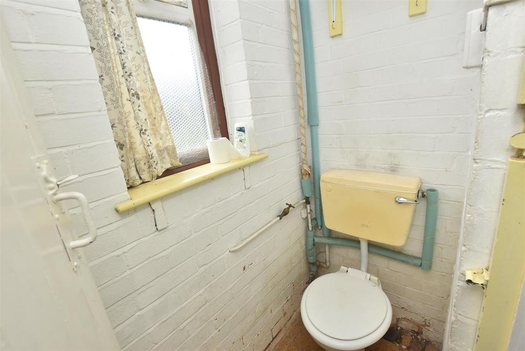 Cloakroom/WC