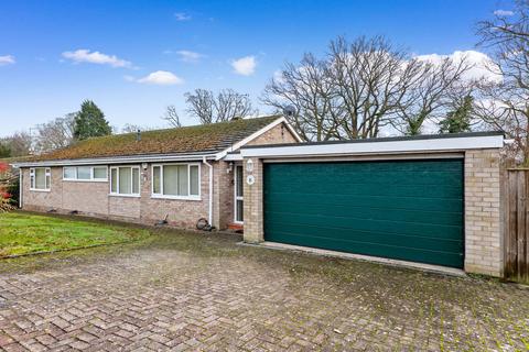 4 bedroom detached bungalow for sale, 25 Kings End Road, Powick, Worcester.  WR2 4RB