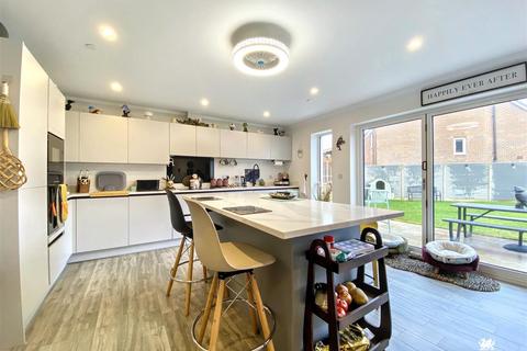 4 bedroom detached house for sale, Maes Y Teirw, Carmarthen