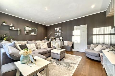 2 bedroom flat for sale, Oxford Street, South Shields, NE33