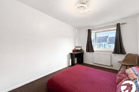 1 bedroom flat to rent, Gallosson Road, London, SE18