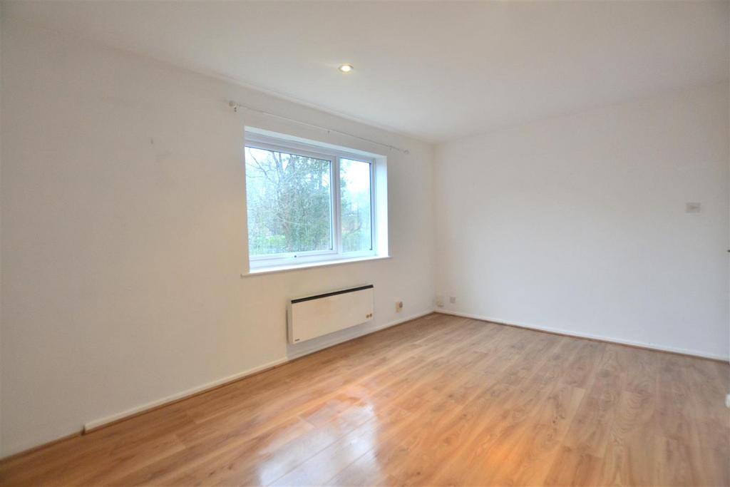 Bedroom One 1.JPG