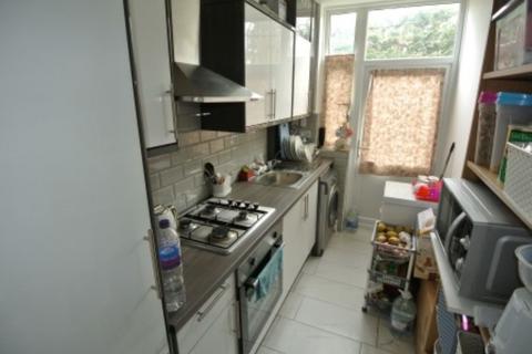 3 bedroom end of terrace house to rent, Bromley, BR1