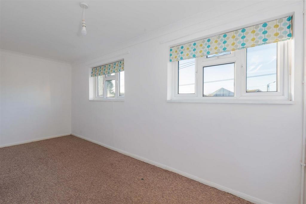 148 Lower Cippenham Lane-8.jpg