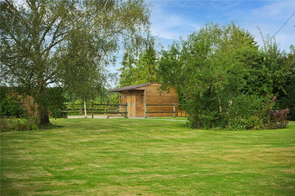 Paddock &amp; Stable