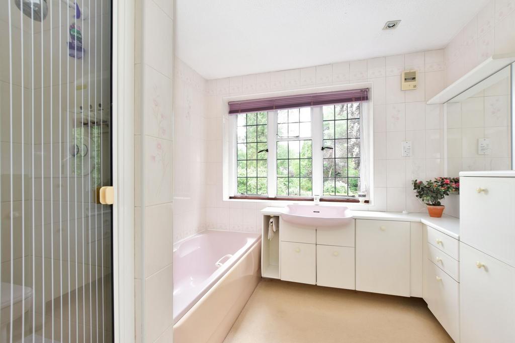 Family 4-Piece Bathroom