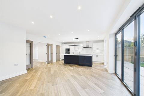 4 bedroom detached house for sale, Walcott Avenue, Christchurch, Dorset, BH23