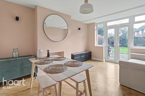 3 bedroom semi-detached house for sale, Highfield Drive, Wigston