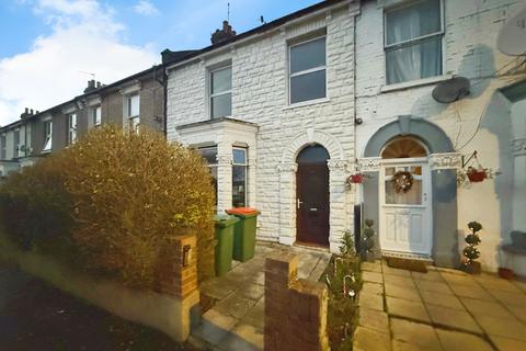 4 bedroom terraced house to rent, Carlyle Road, Manor Park, East Ham, London