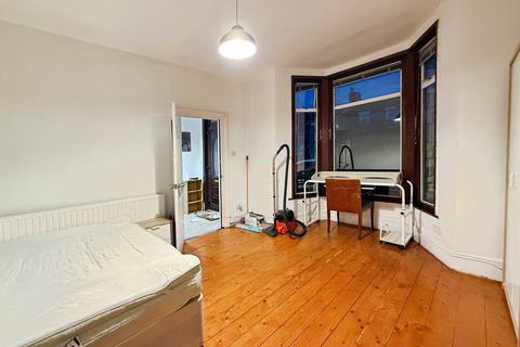 4 bedroom terraced house to rent, Carlyle Road, Manor Park, East Ham, London
