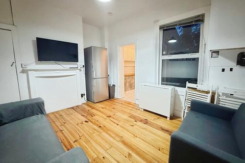 4 bedroom terraced house to rent, Carlyle Road, Manor Park, East Ham, London