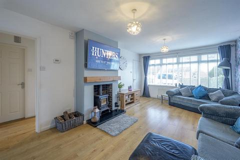 4 bedroom semi-detached house for sale, Rose Avenue, Kingswinford, DY6 8LE