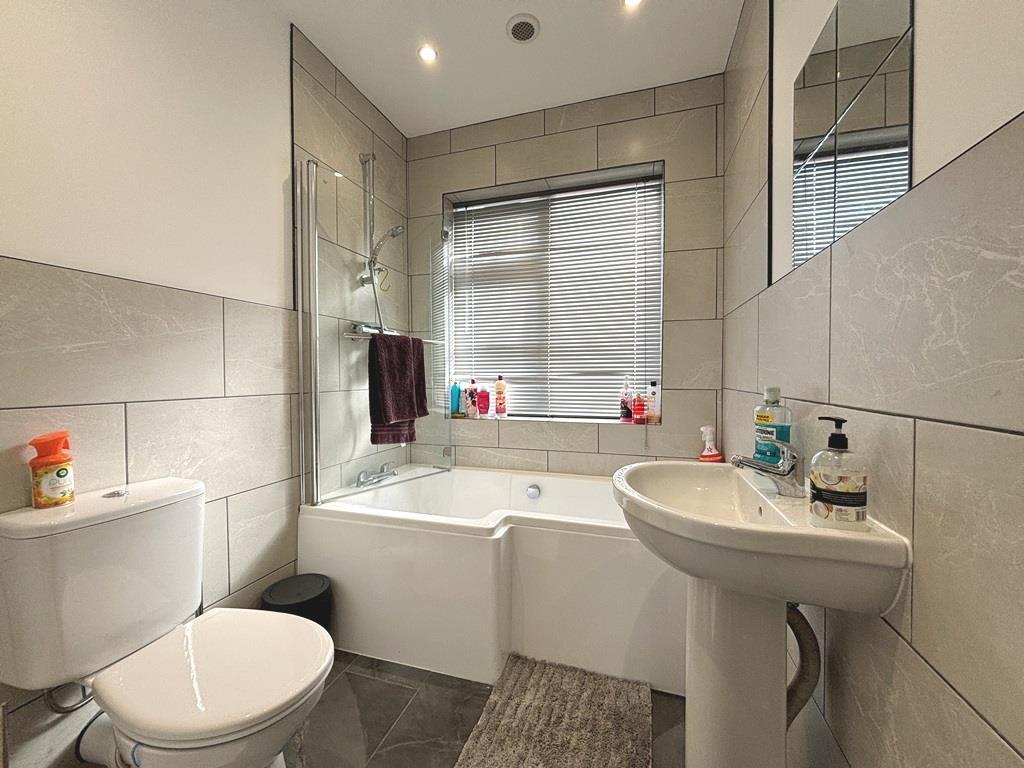 Bathroom.JPG