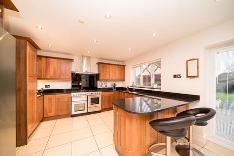 4 bedroom detached house for sale, Castle Hill Road, Totternhoe, LU6