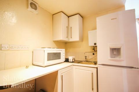 1 bedroom flat to rent, *AFFORDABLE LIVING AND FREE WI-FI* Flat 1, 9 Radcliffe Road, West Bridgford, Nottingham, NG2 5FF