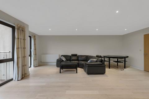 2 bedroom flat to rent, Gwynne Road, London, SW11