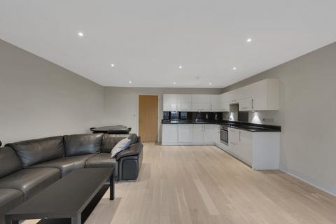 2 bedroom flat to rent, Gwynne Road, London, SW11