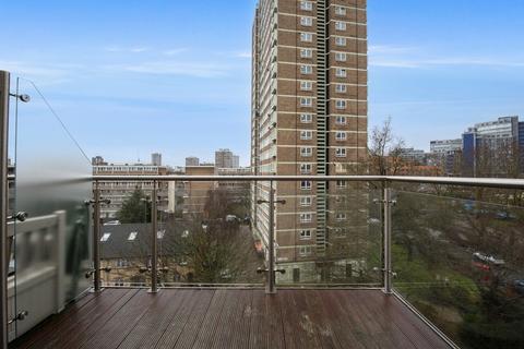 2 bedroom flat to rent, Gwynne Road, London, SW11