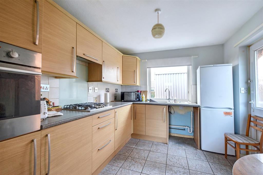 Kitchen 2.jpeg