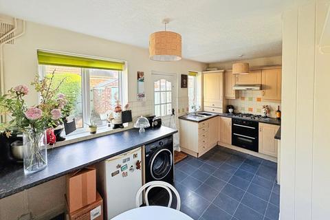 2 bedroom end of terrace house to rent, Ashleigh Road, Timplerley, Altrincham, Cheshire, WA15