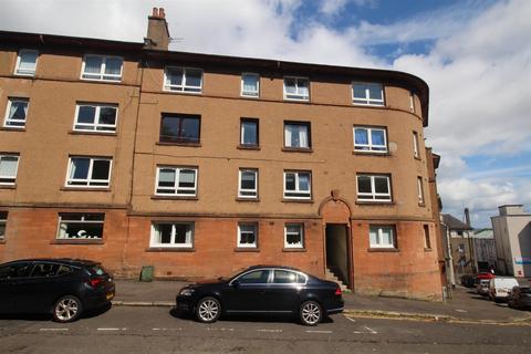 3 bedroom flat to rent, Ann Street, Greenock